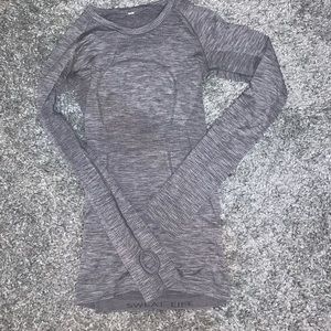 LULULEMON WOMENS GREY WORK OUT TOP